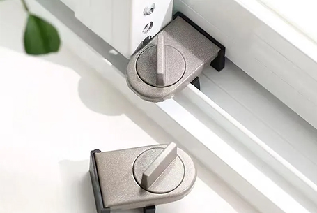 sliding window restrictor lock