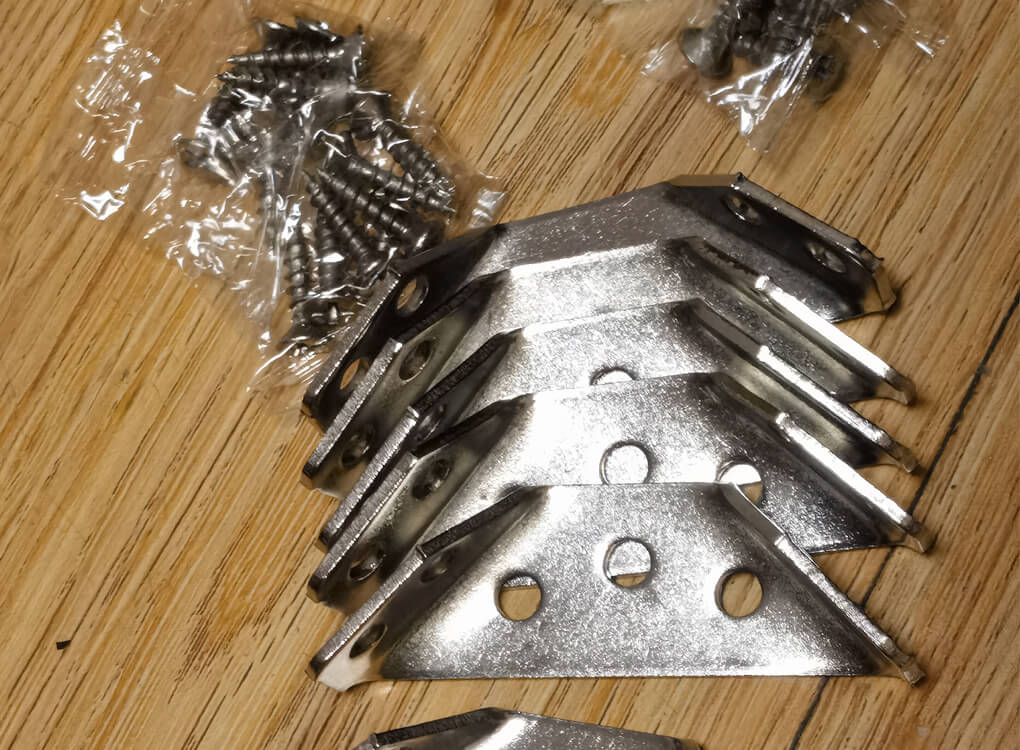 thick metal bracket-1020