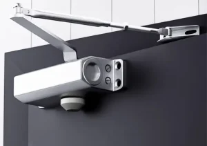 Door closer for metal doors